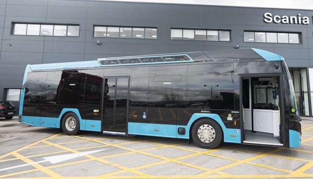 Eerste 100% elektrische bus in het interstedelijk vervoer van het eiland binnenkort in gebruik